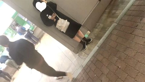 【先着30名500円オフ】さゆり19歳・顔射インタビュー④。クール系なのに笑顔が可愛すぎる小松菜奈系の黒髪ちゃんが「おと●さん、顔射されるところ見ててね」とカメラ目線顔射される一部始終（046）3