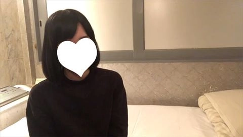 【先着30名500円オフ】さゆり19歳・顔射インタビュー④。クール系なのに笑顔が可愛すぎる小松菜奈系の黒髪ちゃんが「おと●さん、顔射されるところ見ててね」とカメラ目線顔射される一部始終（046）4