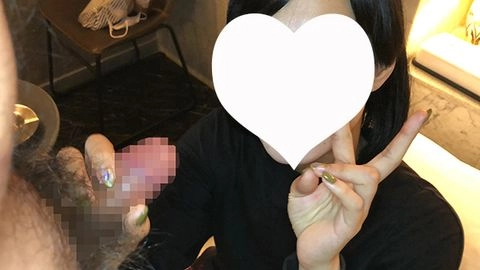 【先着30名500円オフ】さゆり19歳・顔射インタビュー④。クール系なのに笑顔が可愛すぎる小松菜奈系の黒髪ちゃんが「おと●さん、顔射されるところ見ててね」とカメラ目線顔射される一部始終（046）7