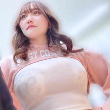 【緊急公開】登録者19.6万人”爆乳Jカップインフルエンサー”約90分間 禁断のプライベートガチ生中