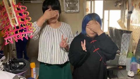 「は〇」と「む〇め」を旦那不在の自宅で同時調教ｗｗ0