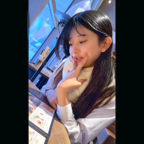 ★緊急先着★芸能科卒18歳★股下85cm★初体験★容赦無く大量膣内中出しで妊娠させた衝撃のスマホ原版【先着高画質特典付き】2