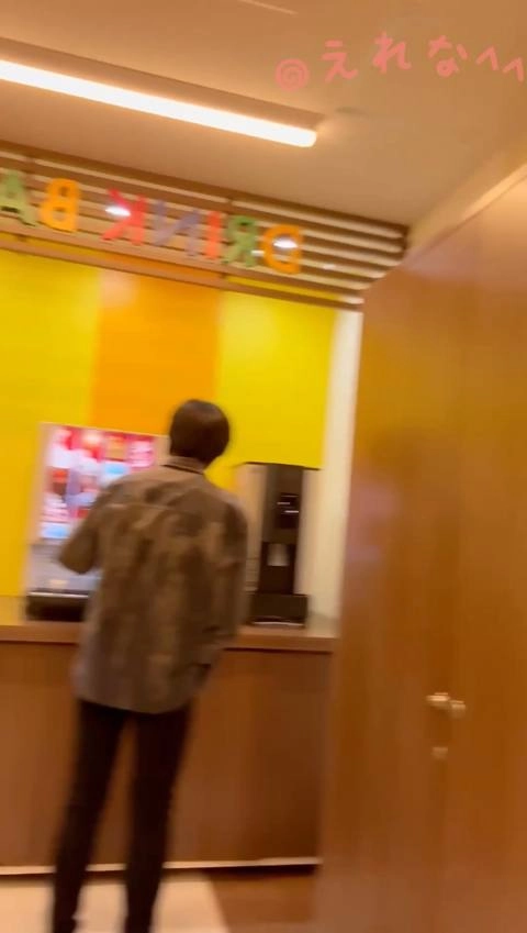 露出!〈素人自撮り〉大〇生！　カラオケで全裸オナニー！すりガラスに張り付いたり外から見える場所でディルドオナニー、、途中でトイレに移動してトイレの扉開けたまま全裸オナニーしました、、7