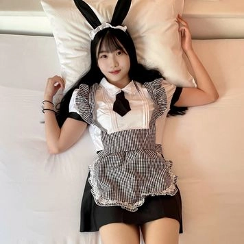 【初ごっくん】チアガール姿のみおちゃんがポニーテールを揺らしながらつるつるま○こに生挿入されちゃってます♡最後はごっくんで♡