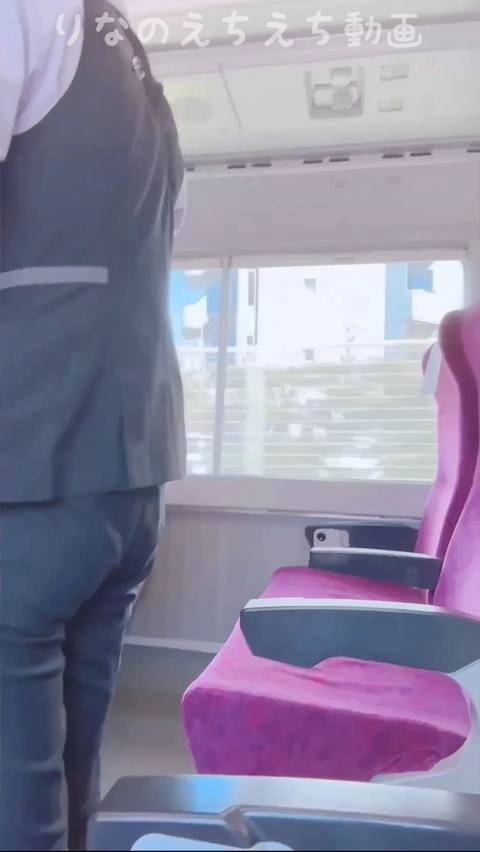 ★全裸オナしてたらいきなり車掌さんが！！★なんと全裸オナ時間が4分越え！前回の電車オナの続きで、全裸でディルドオナしてたら車掌さんが来て大ピンチ！更にホームにいる人たちに見せつけながらイっちゃった…6