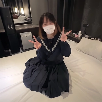 【18歳卒業直後に人生初めてのハメ撮り】先月まで着用していた制服を持参して現れたのはテニス部とバレー