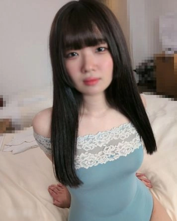 【無修正】今日は私は出れません！！8ヶ月ぶりに再会した萌絵ちゃんはまだまだ〇〇の匂い漂うオマンコ、完全危険日らしいのですがせっかくのハメ撮りチャンスなので19歳オマンコにキャパオーバーの中出しをプレゼ