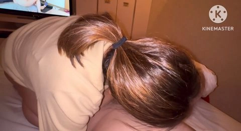 地方スーパーのレジの担当、普通の主婦、旦那さんにも見せたことのない蟹股でいじられます。普通にレジを打っている主婦がこんな格好をしているとは…お客様も知らないですよね。0