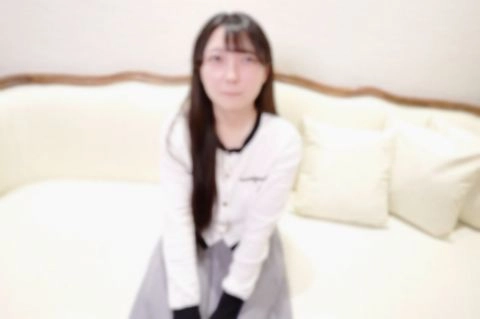 3日間！70OFF！【初撮り】ノンフェイクのガチモン素人を捕獲。不慣れな感じとOLっぽい雰囲気がマッチして兎に角カワイイ隠れ巨乳。おじさんちんぽで日々のストレスを忘れさせてあげました。2