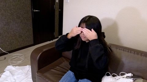 【素人初撮り】もみじ(18) 敏感でかわいい素人の膣とアナルに中出しし。連続イキするまでの快感責めの別画角動画となります。6